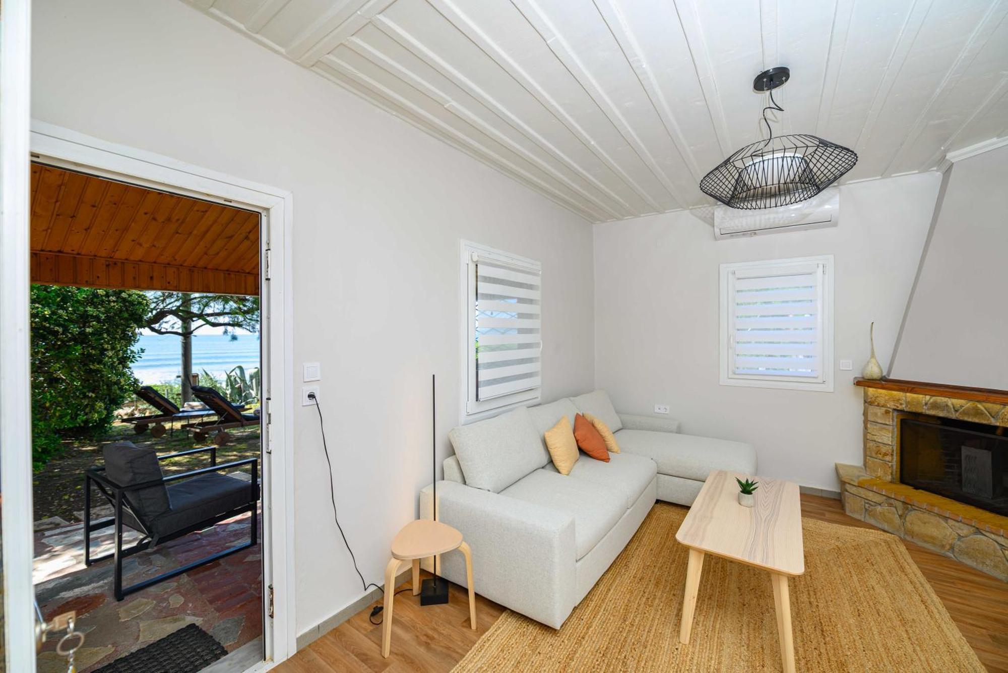 Salty Noses Beach House Paradise Perfect For Families Pírgos Eksteriør billede